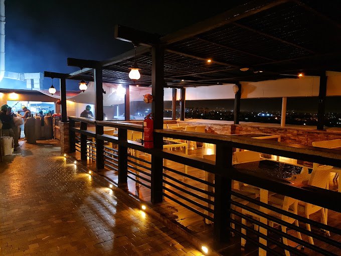 7 Best Rooftop Restaurants In Karachi