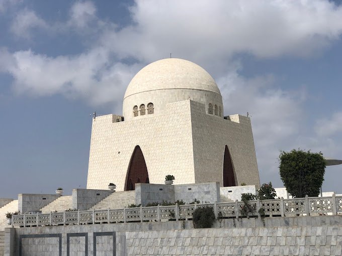 7 Best Landmarks In Karachi